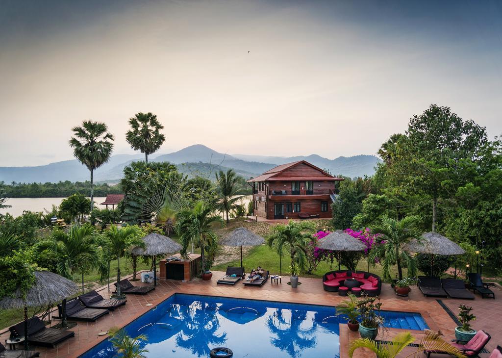 Villa Vedici Kampot Exterior photo